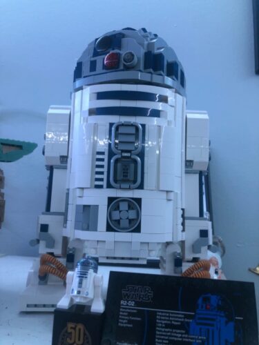 LEGO Star Wars R2-D2 75308 Droid Building Set for Adults, Collectible 3D Display Model with Info Plaque and Hidden Lightsaber, 2314 Pieces photo review