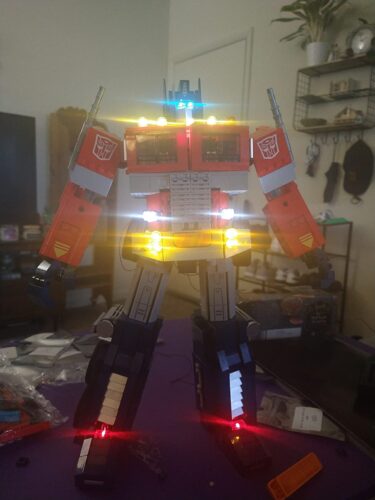 LEGO Icons Optimus Prime Transformers Set 10302 – 2-in-1 Robot and Truck Collectible Model Kit for Adults with Weapons & Accessories – Build & Display Autobot Leader – 1,508 Pieces photo review