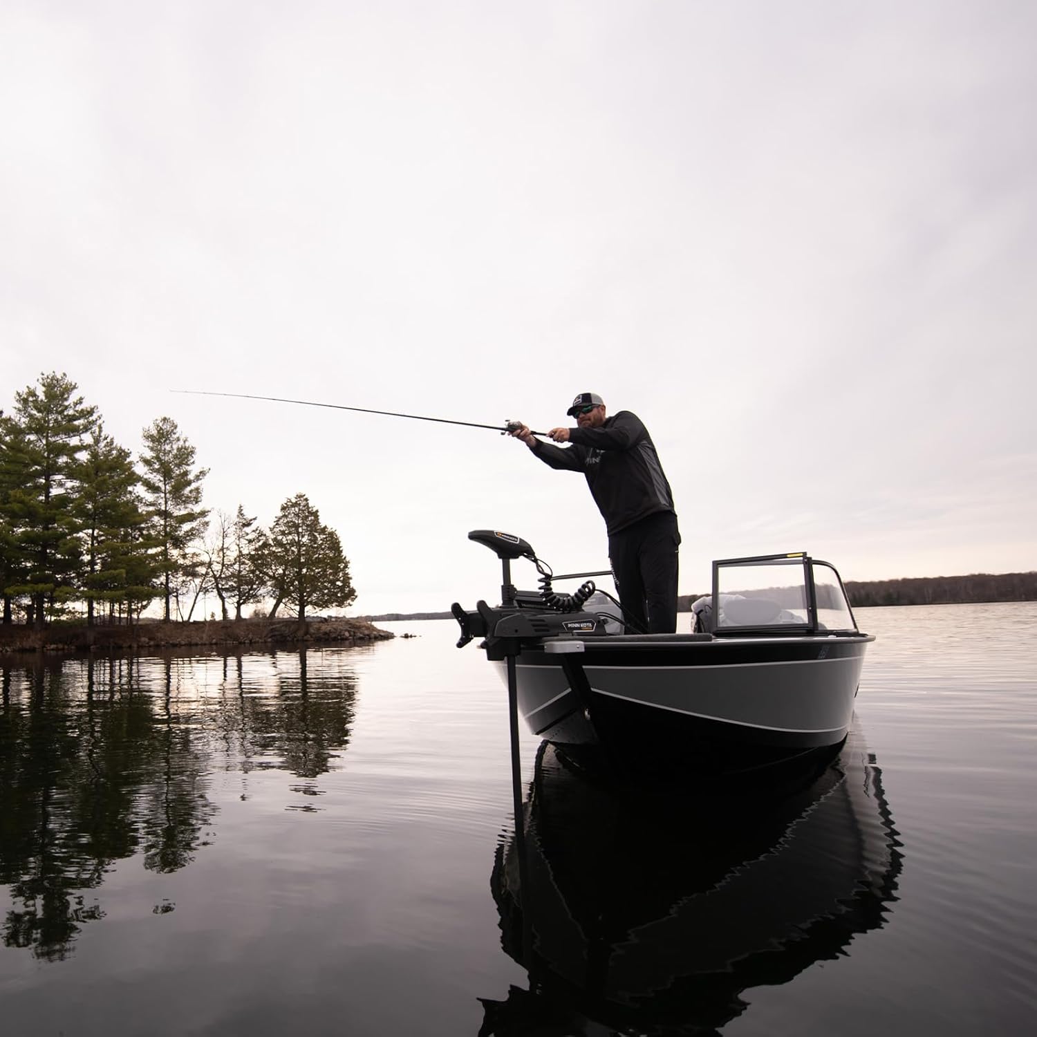 Minn Kota 1358356 Terrova 55 lb Thrust Bow-Mount Trolling Motor with Spot-Lock®, Dual Spectrum CHIRP Sonar, Wireless Remote, 54″ Shaft, Freshwater - Image 7