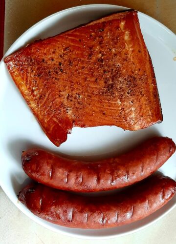 Masterbuilt 30-Inch Digital Electric Vertical Smoker – 710 Sq In Cooking Area, Side Wood Chip Loader, Digital Controls, Chrome Racks & Leg Kit – Model MB20070421, Black photo review