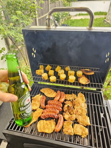 VonHaus XL Charcoal BBQ Grill & Smoker – Portable Barbecue with Warming Rack, Side Shelves, Wheels, Temperature Gauge – Outdoor Cooking for Meat, Fish & Veg photo review