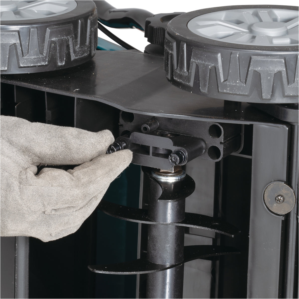 Makita DUV320Z 18V LXT Brushless 320mm Scarifier with 1 x 3.0Ah Battery & Charger